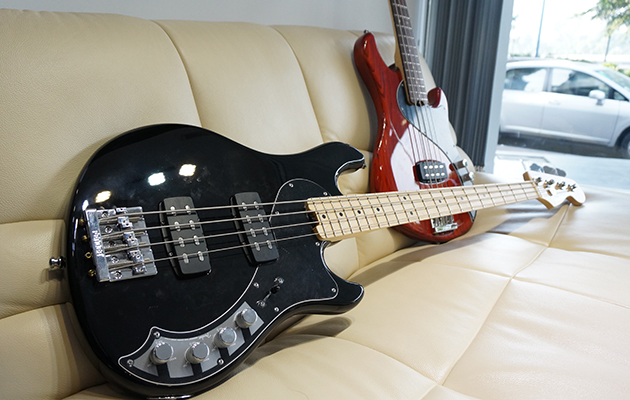 yubؚwFender Dimension Bass