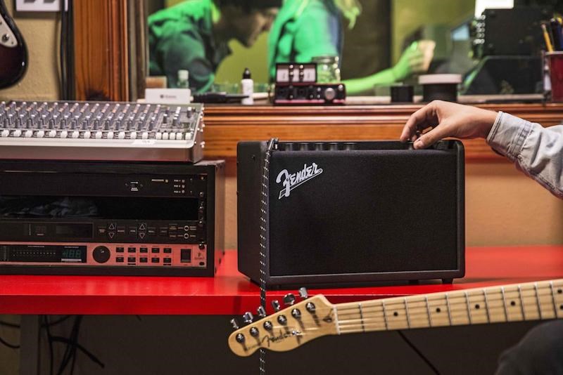 һ܉{Sκ_䡪 Fender Mustang GT 40